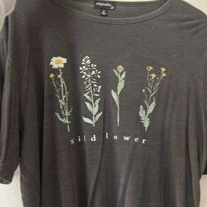 cute crop top, black with flowers, size small